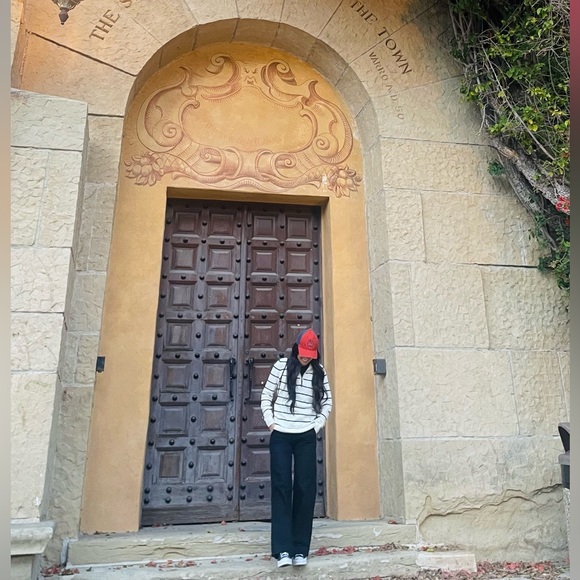 Meet your Posher, Esmeralda - Picture 3 of 4